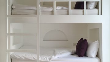 Łóżka z opcją namiotu – mały camping w pokoju dziecka!