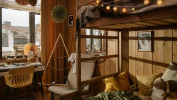 Jak stworzyć strefę do czytania dla dziecka w jego pokoju?