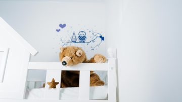 Jak wybrać łóżko dla dziecka z problemami ortopedycznymi?