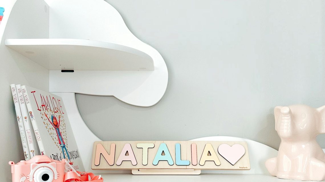 Drewniane ozdoby w pokoju dziecięcym