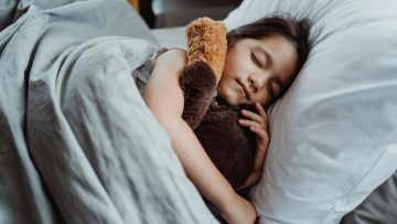 Łóżka dziecięce w kolorach uspokajających – wpływ na sen i koncentrację